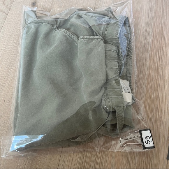 Cloth & Stone Anthropology Sage Green Drawstring Pants Sz M 100% Tencel *S3 - Picture 4 of 4